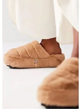 FREE PEOPLE It's A Vibe Platform Slippers / Teddy. size 10